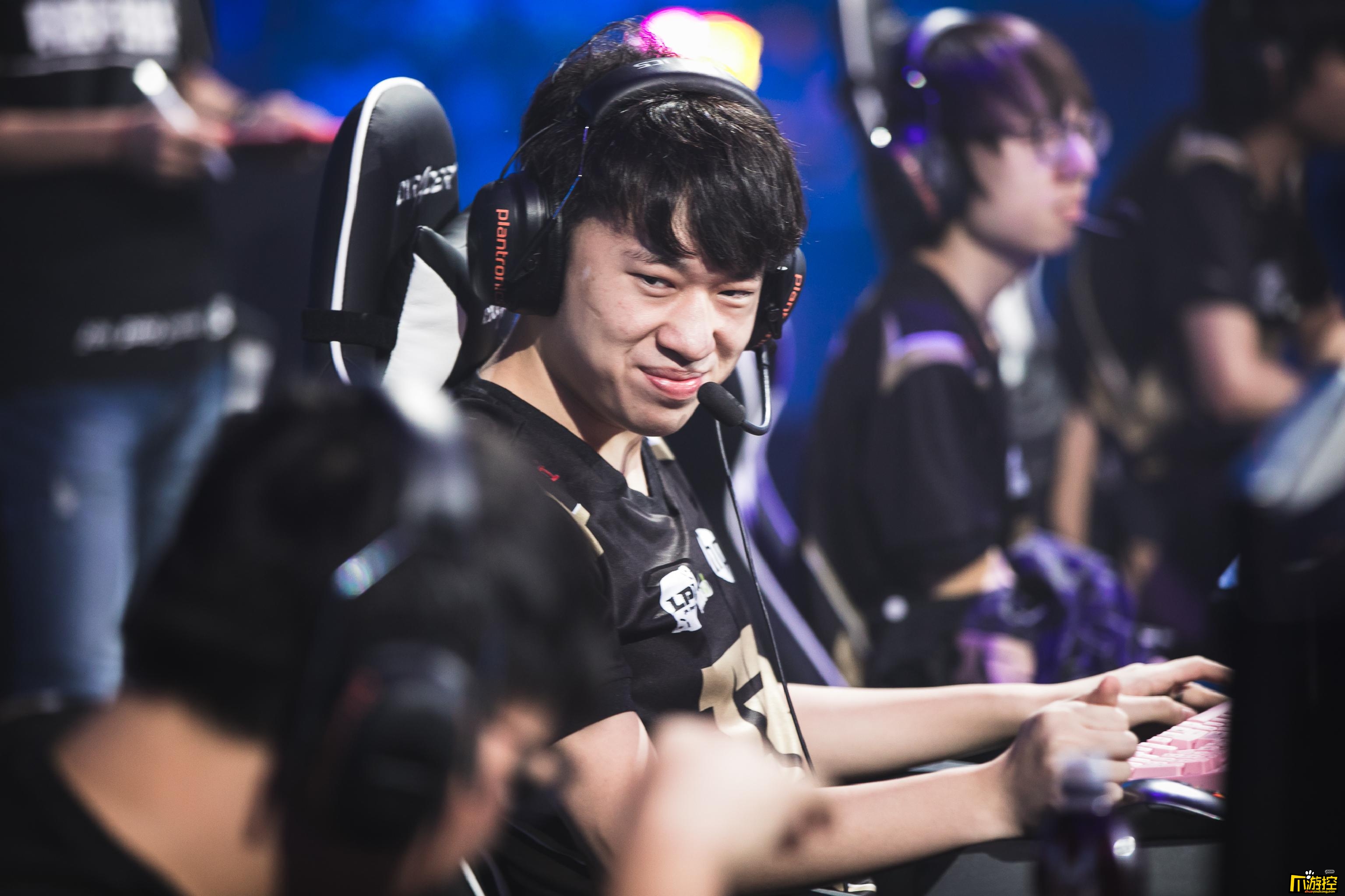 外媒谈LOLs7全球总决赛小组赛:WE不稳 RNG