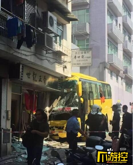 澳门一旅游巴士发生交通事故 致29名内地游客