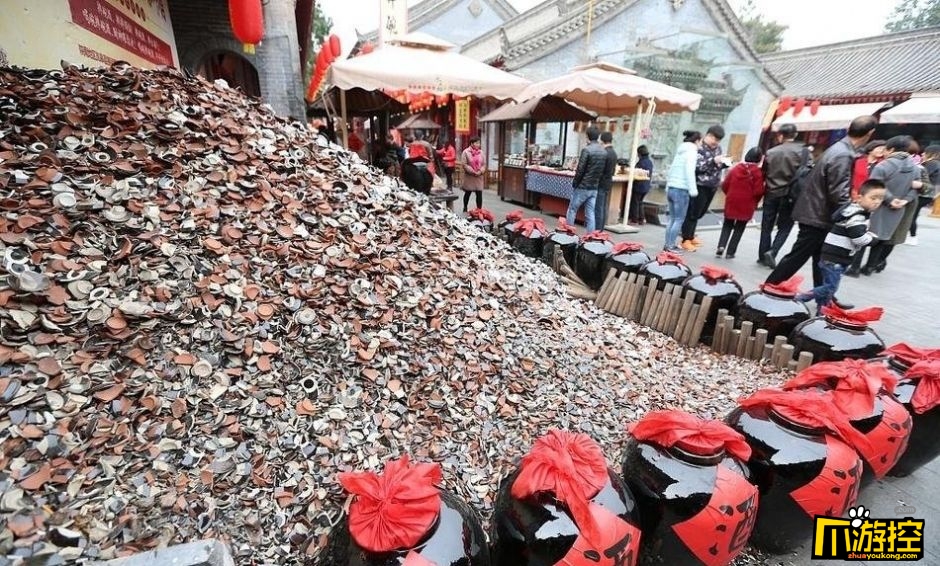 17岁小伙豪饮九碗白酒身亡 只为体验摔碗酒刺激