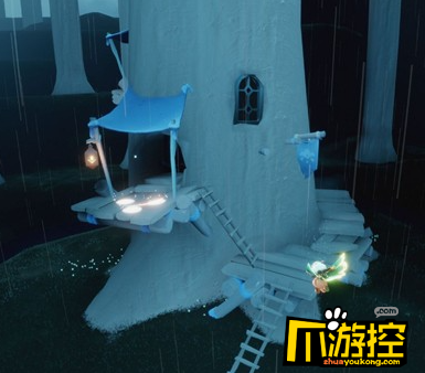 荧光森林树屋在雨林螃蟹洞左边,也就是腰鼓先祖的上方.