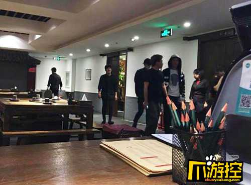 网曝李易峰与王思聪相约吃火锅 L姓小鲜肉吸毒