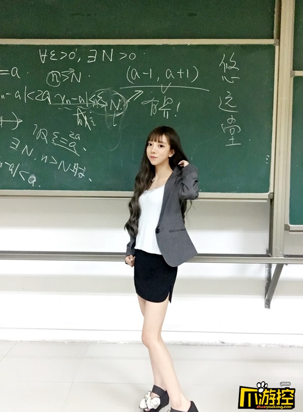 骚男miss童话教师诱惑这课我不逃