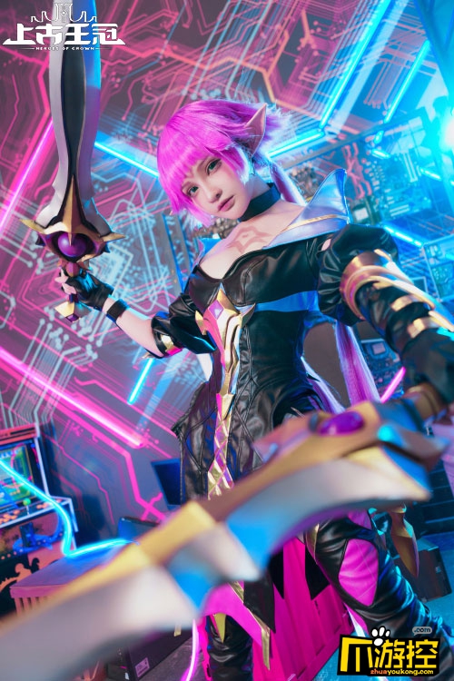 简言,千夜未来cos《上古王冠》龙姬等人气英雄  知名coser千夜未来则